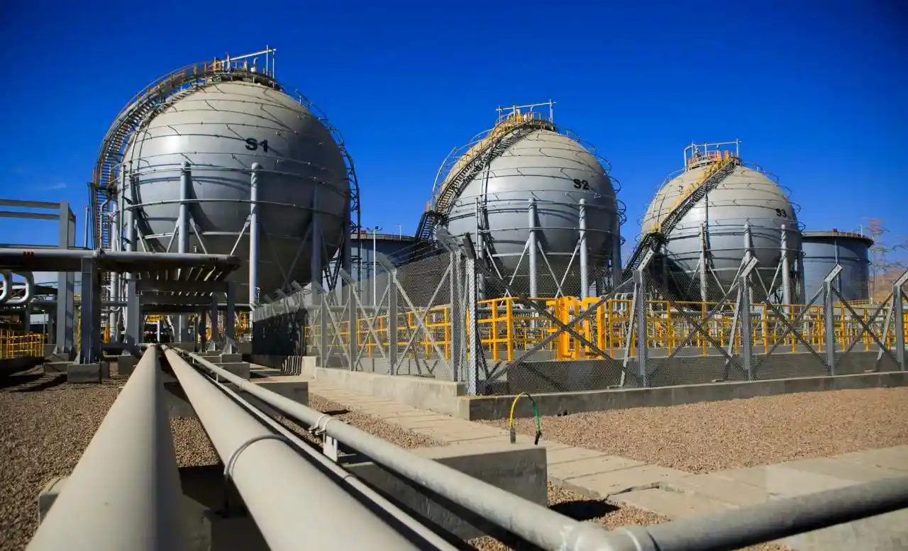 surprising-natural-gas-storage-build-exceeds-analyst-expectations