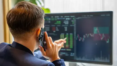 UK Banking Sector Confronts High-Stakes Debate on Leverage Ratio Reforms