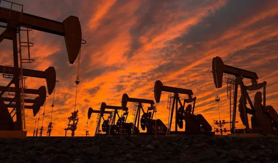 Brent Oil Tops $90 as Hormuz Tensions Raise Supply Fears