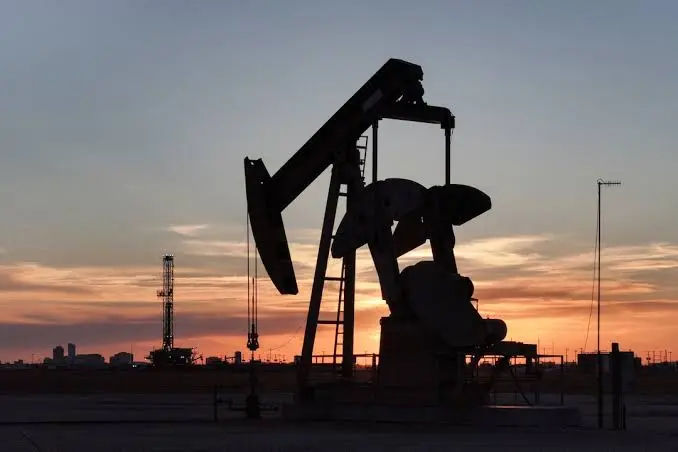 Brent Oil Holds Weekly Gains Despite Friday Pullback